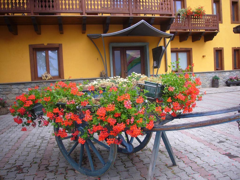 La Maison Du Bon Megnadzo Hotel Doues ภายนอก รูปภาพ